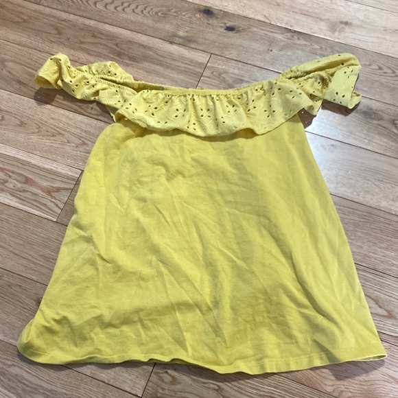 Clearance Old Navy mustard top - Picture 1 of 4